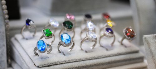 How to Choose the Right Gemstone Bracelet for Your Energy and Goals